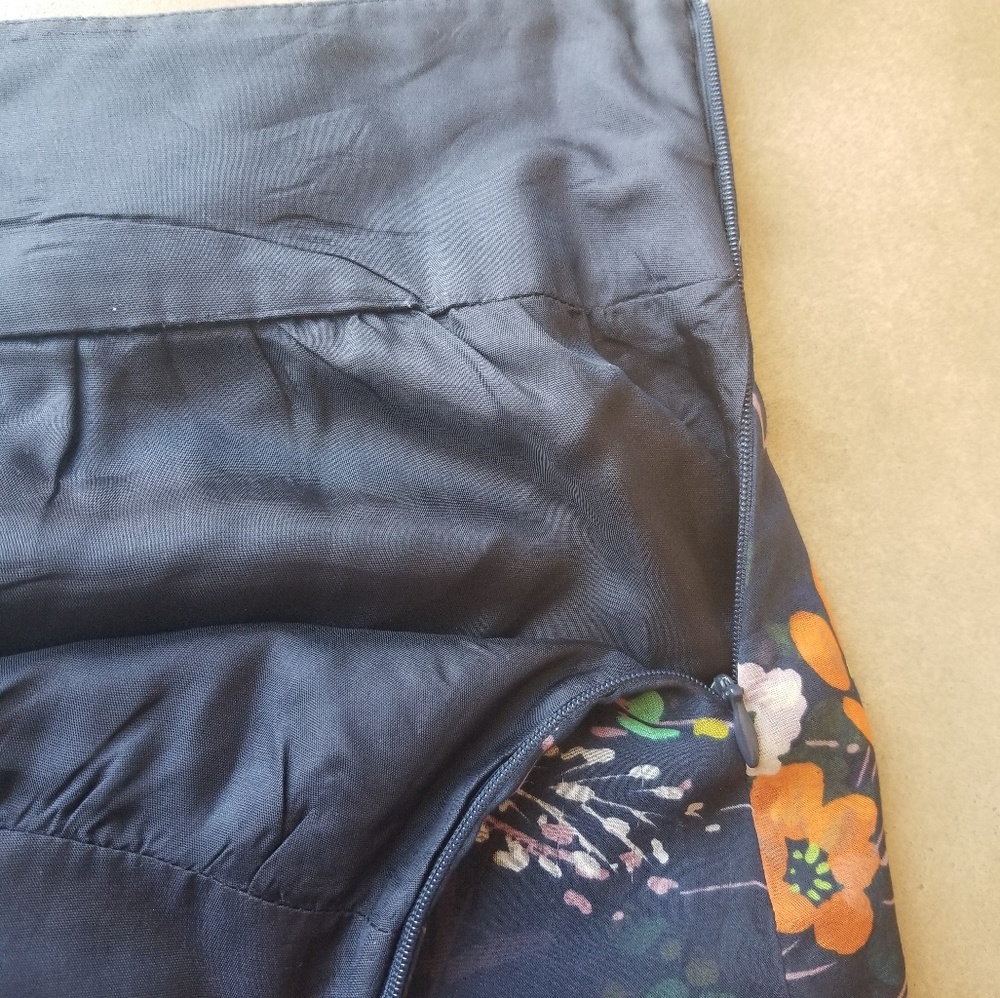 Zara Basic Navy Tiered Skirt Floral Size M - Picture 5 of 5